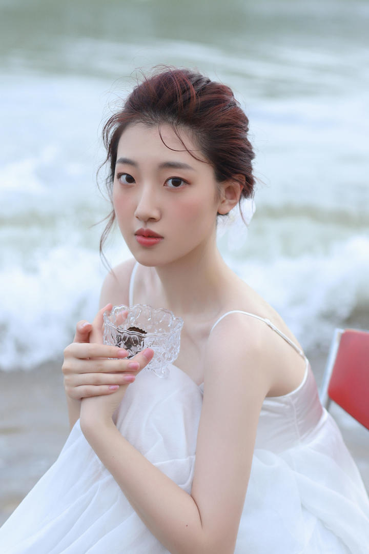 漂亮温柔可爱白裙美女头像图片合集