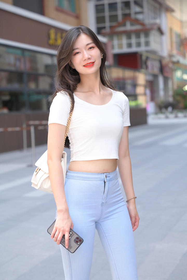 99国内精品街拍紧身裤美女图片高清