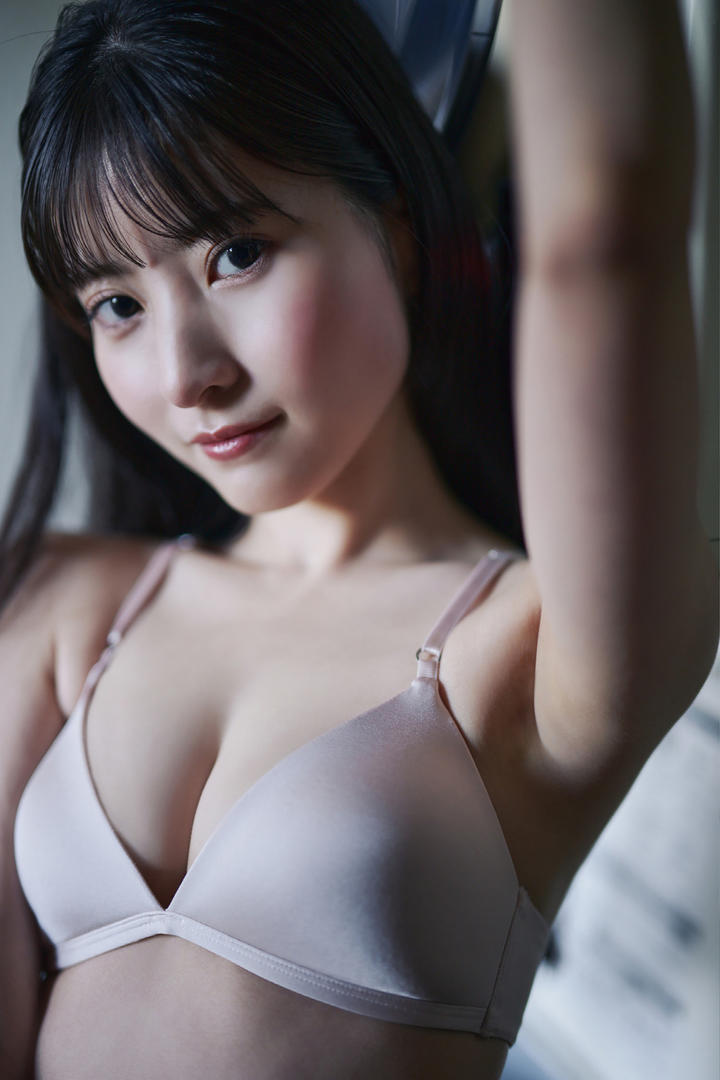 眼神勾魂的性感美女日本女性人体写真图片