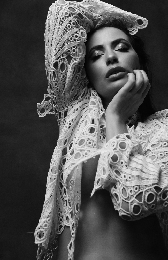 欧美极致黑白风格性感美女图片