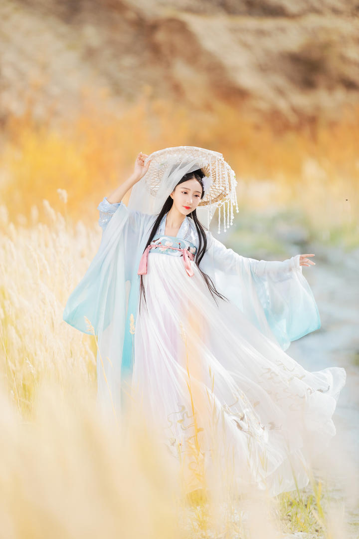 仙女般的古装汉服美女高清艺术写真图片
