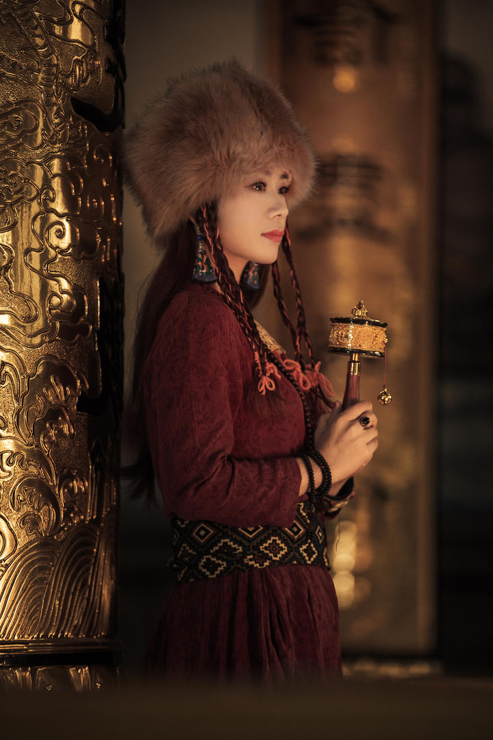 藏族美女可可艺术写真图片