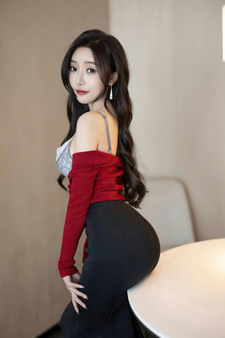 浑圆饱满的翘臀美女模特王馨瑶性感私密照片