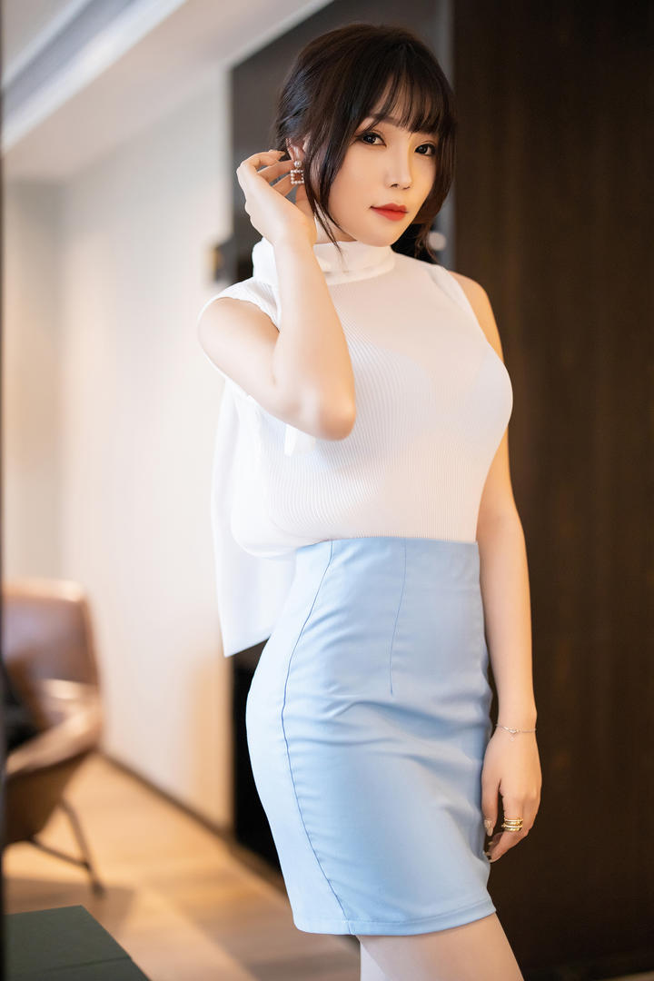 高清包臀裙极品美女气质女神芝芝写真图片