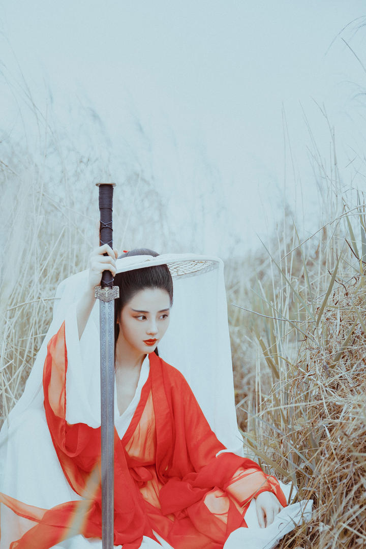 古代女侠客英姿飒爽古装美女艺术写真图片
