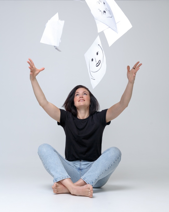 欢乐洒脱美女图片