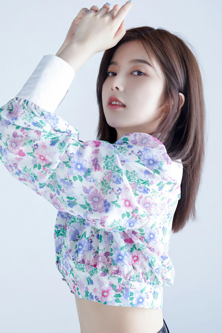 超清漂亮的清纯美女写真图片