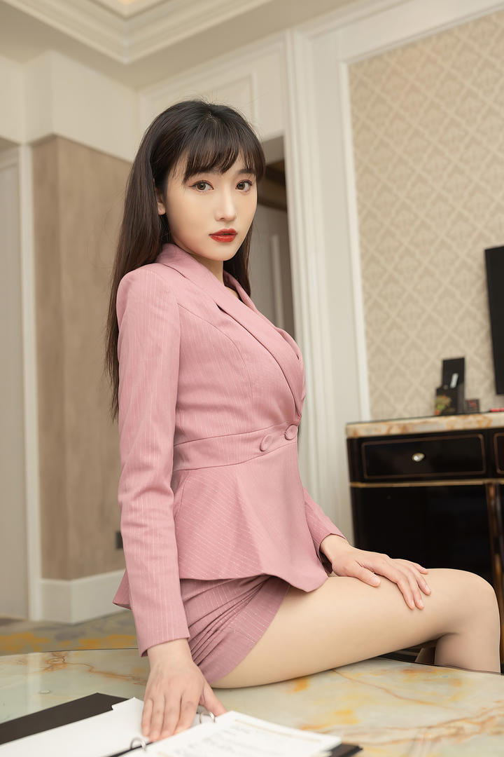 国产极品美女护士制服诱惑写真图片