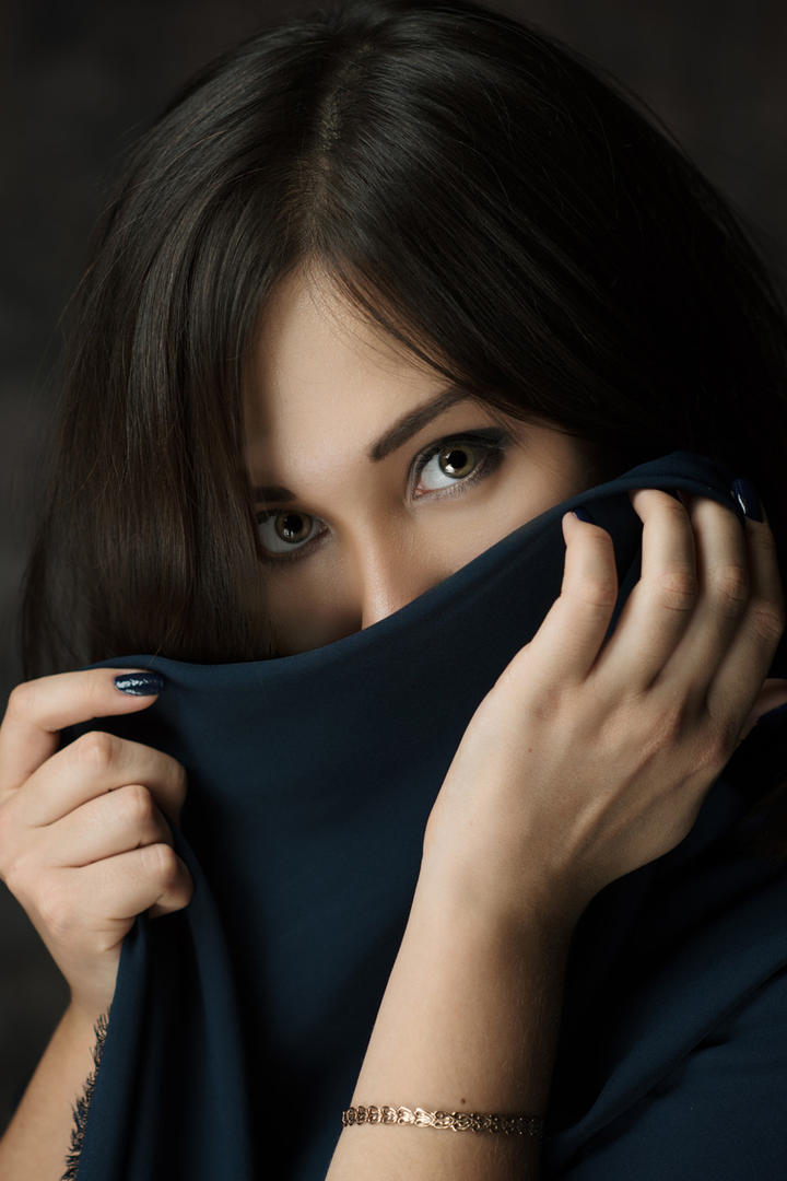 蒙着脸的欧美美女艺术写真