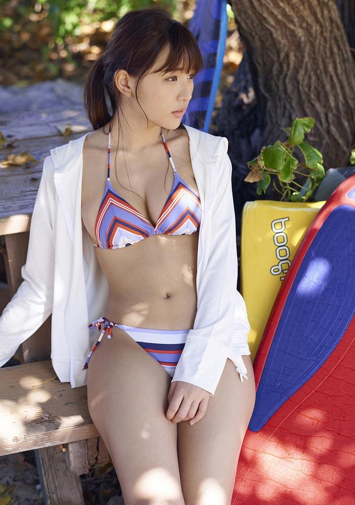 日本美少女比基尼泳装人体写真套图