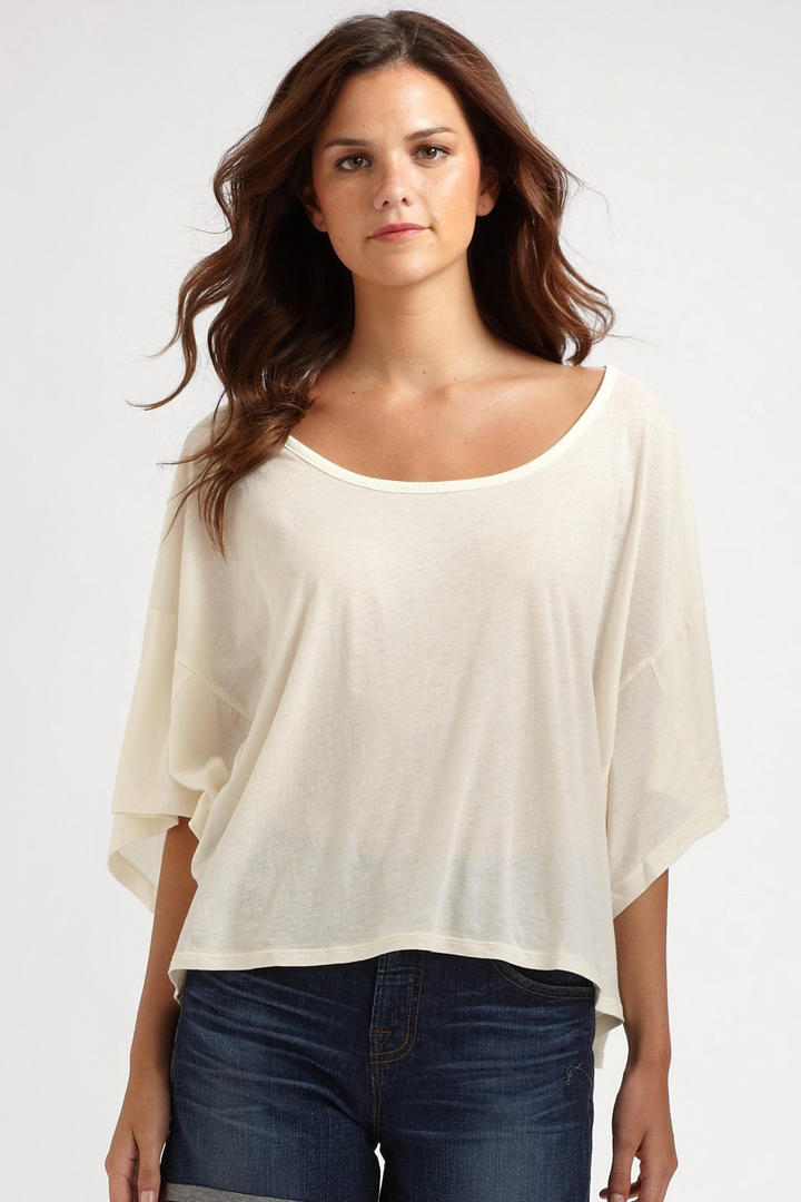 穿着牛仔裤的欧美美女模特图片