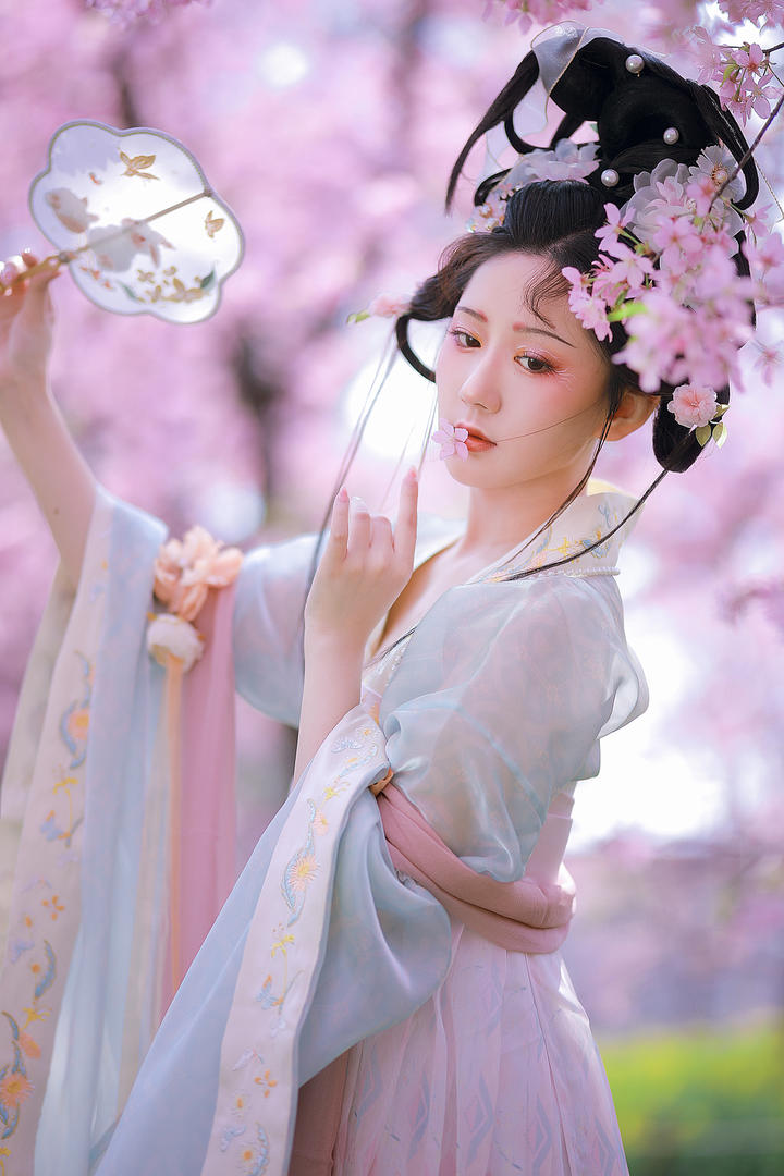 中国古装汉服美女艺术照图片