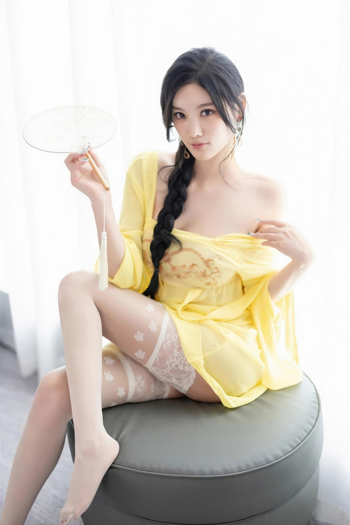 性感暴露的美腿丝袜美女杨晨晨国模人体艺术图片集
