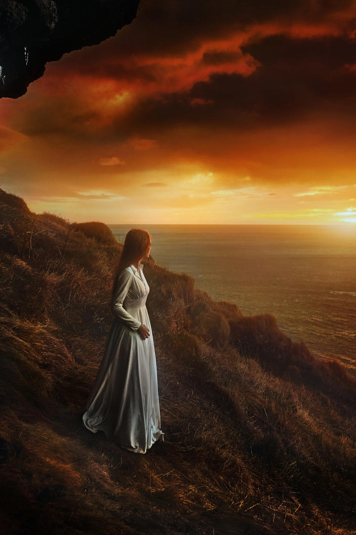 黄昏下的唯美海边美女壁纸图片