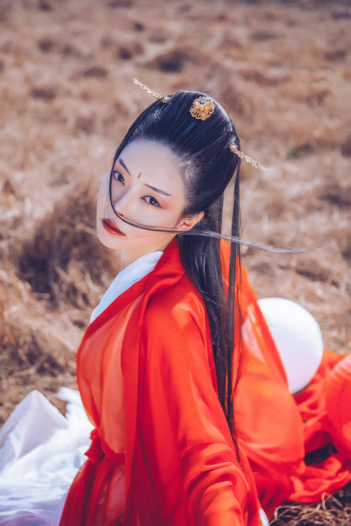 中国古装汉服清纯美女艺术照图片