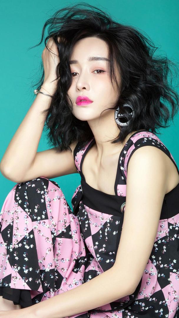 何彦霓高清写真图片