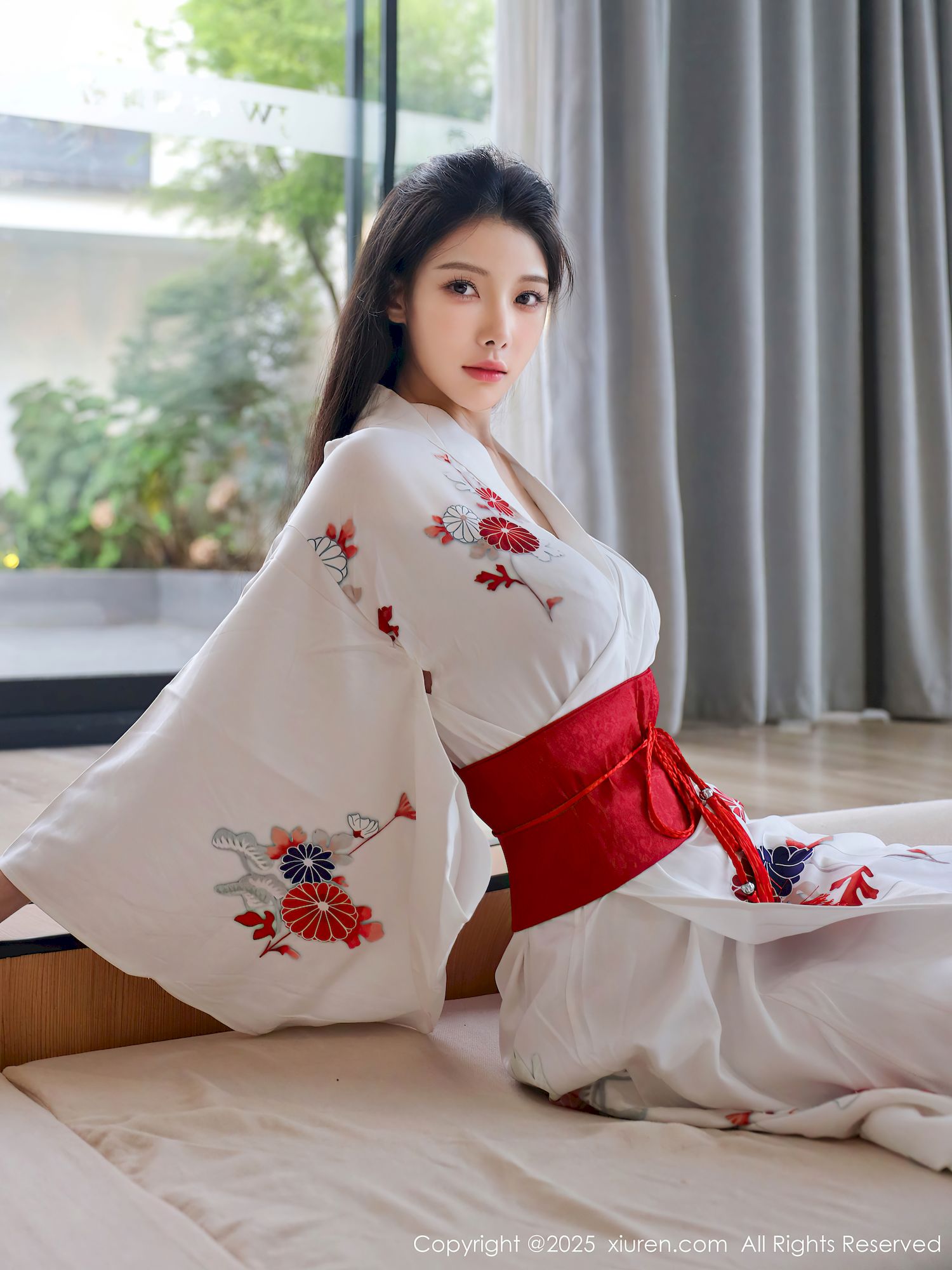 秀人网新人模特梨霜儿白色和服粉色丝袜性感写真