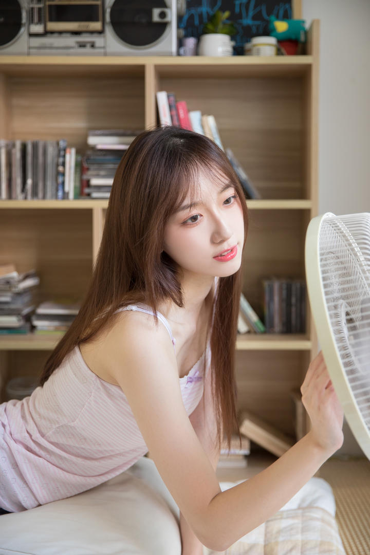 超高清清纯美女私拍生活照