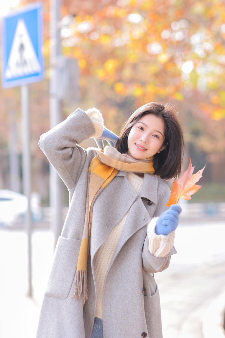 唯美风衣美女时尚街拍美女高清图片