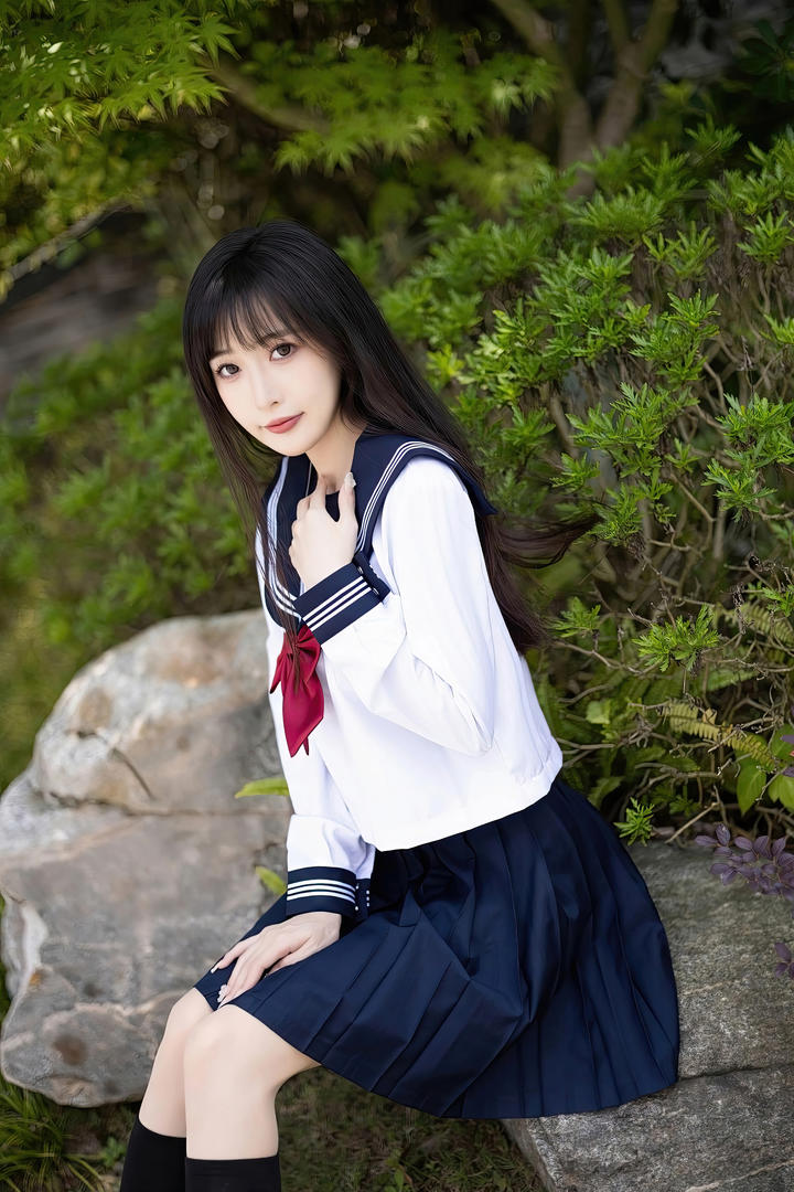 穿校服的清纯学妹林星阑制服诱惑写真图片