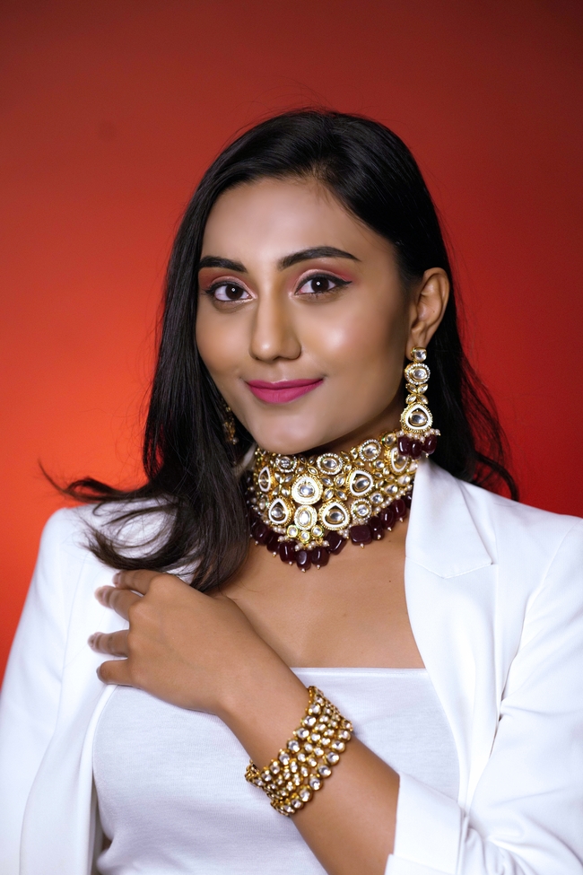 亚洲时尚美女模特写真艺术人像图片