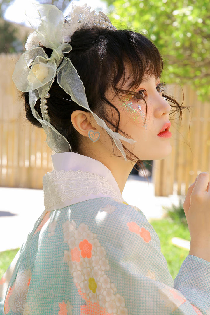 高清户外古装美女特写图片