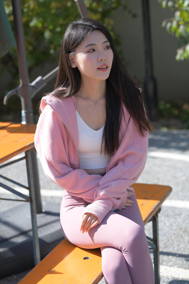 大神街拍极品美女紧身裤图片大全