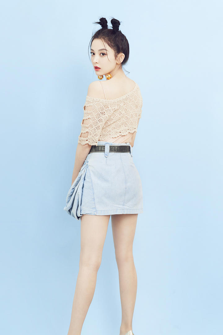 性感超短裙美女古力娜扎背影