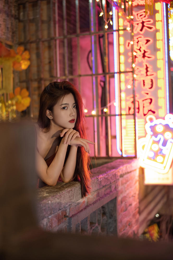 国产美女夜色写真图片