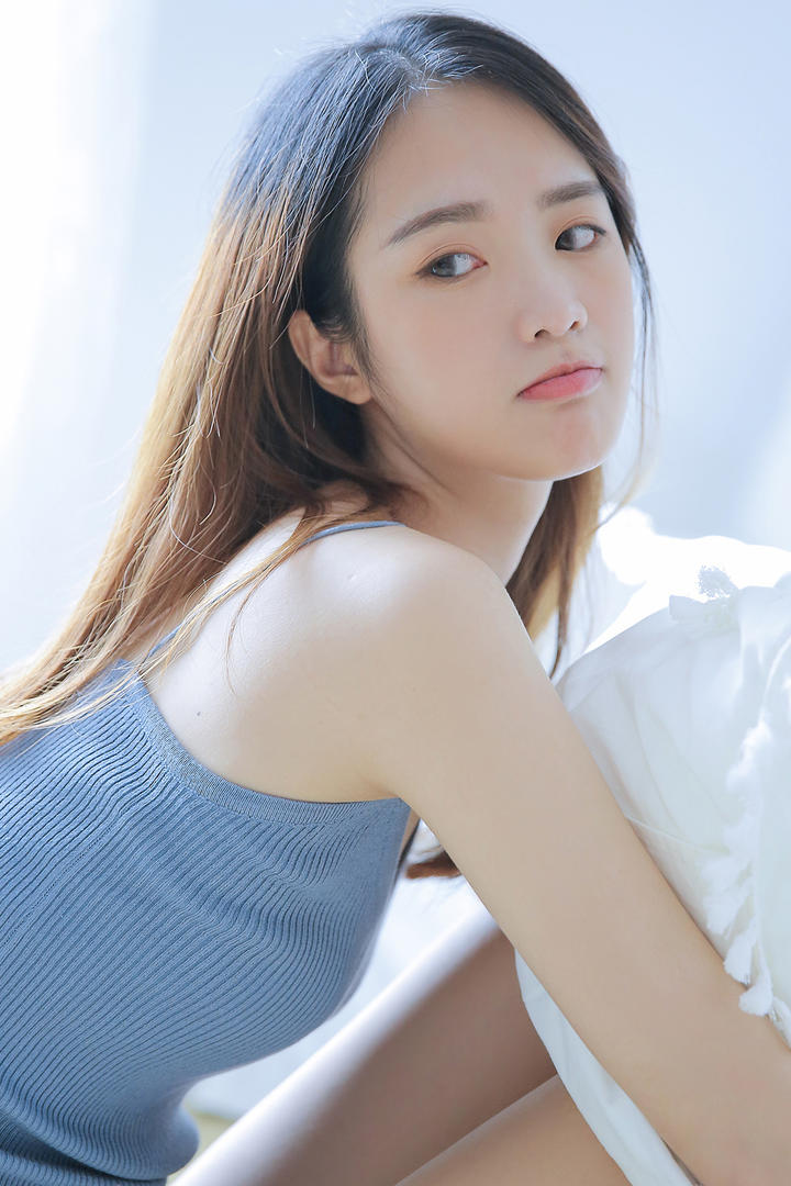 可爱的清纯美女高清写真图片