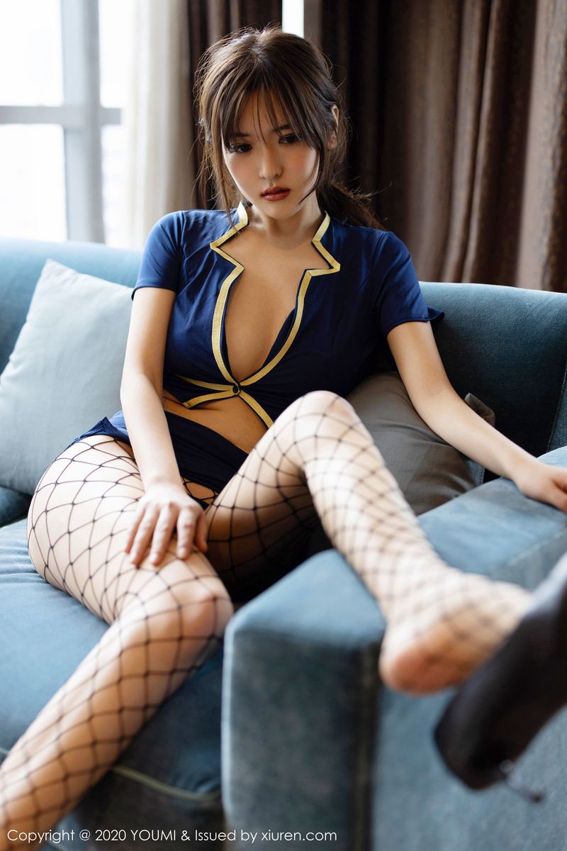尤蜜荟美女模特白露小猪情趣制服与魅惑网袜动人性感写真