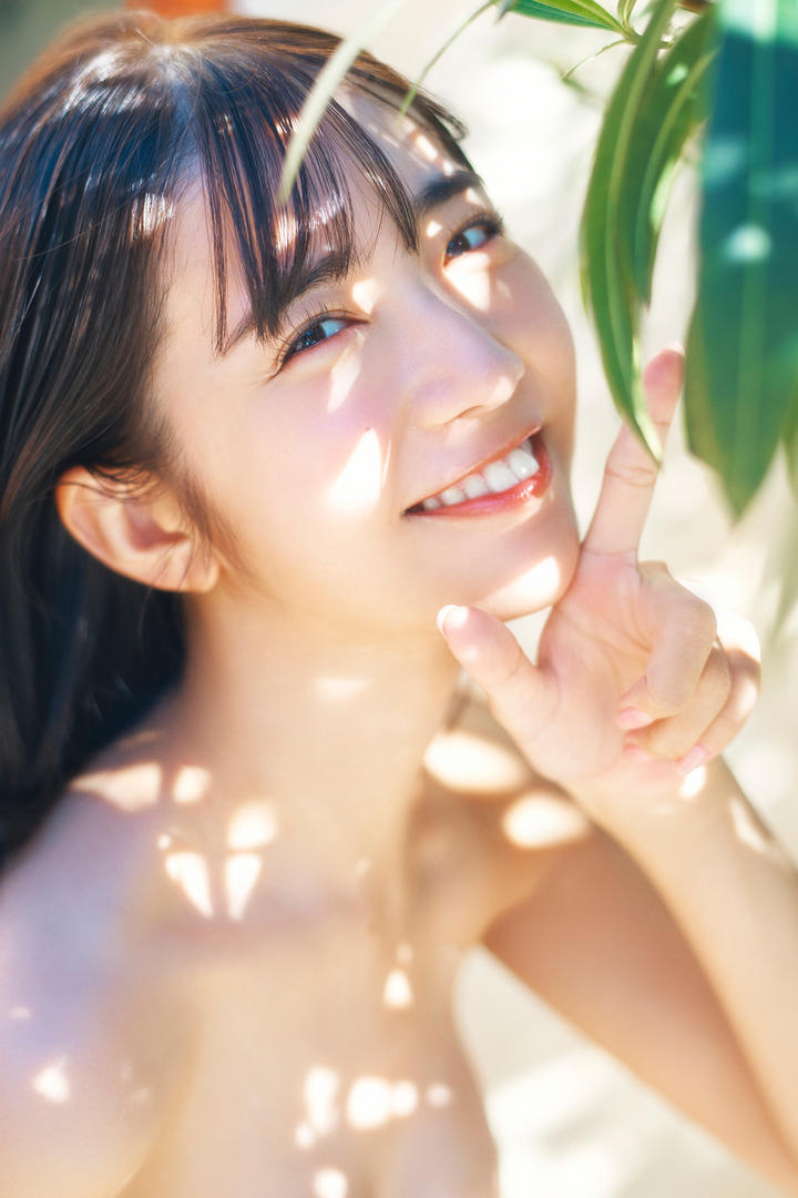 笑容满面的日本美女高清摄影特写图片