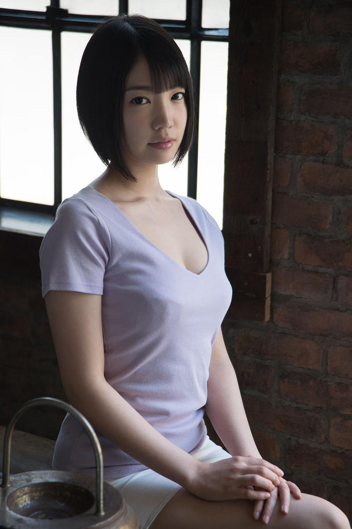 清纯性感的气质美女写真