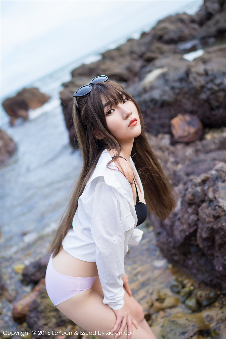 星乐园性感美女冷不丁白衬衫海边白皙美胸内衣诱惑美图