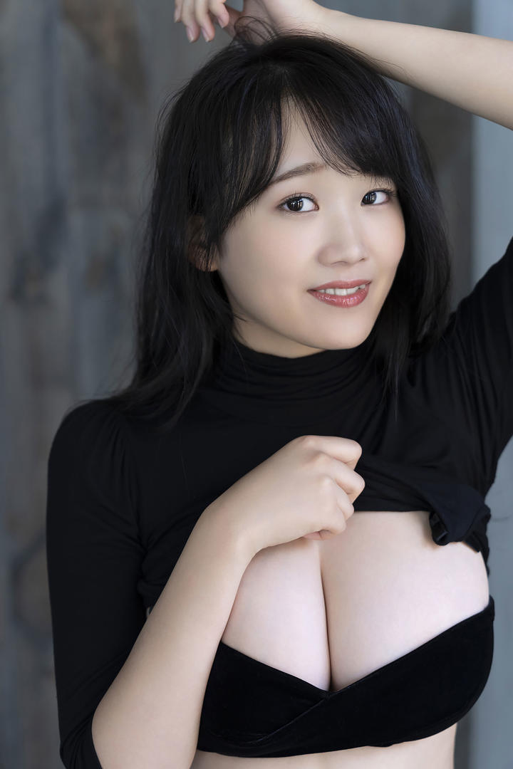 性感大胸萌妹图片