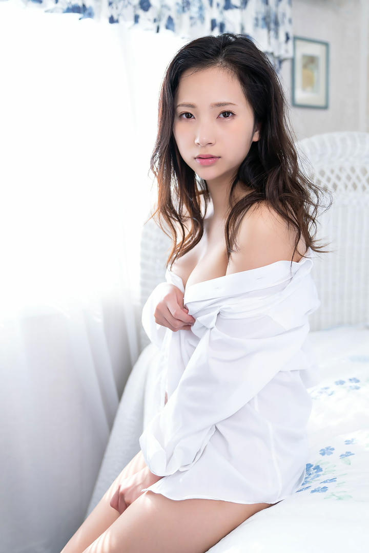 销魂美女床上图片