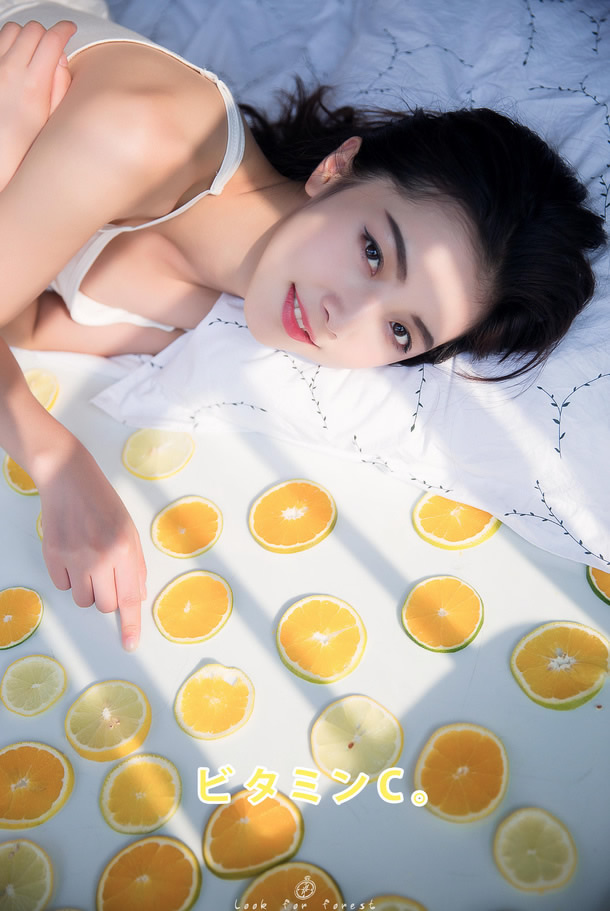 维C柠檬美女清晨阳光写真