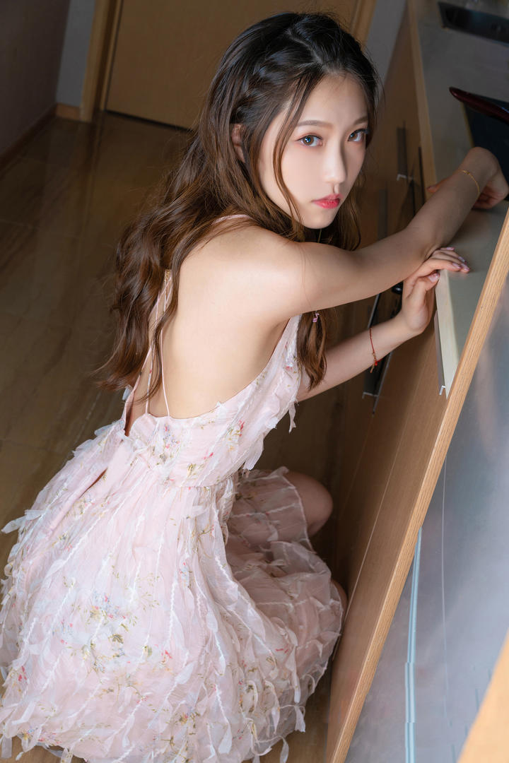 亚洲精品清纯气质极品美女艺术写真集