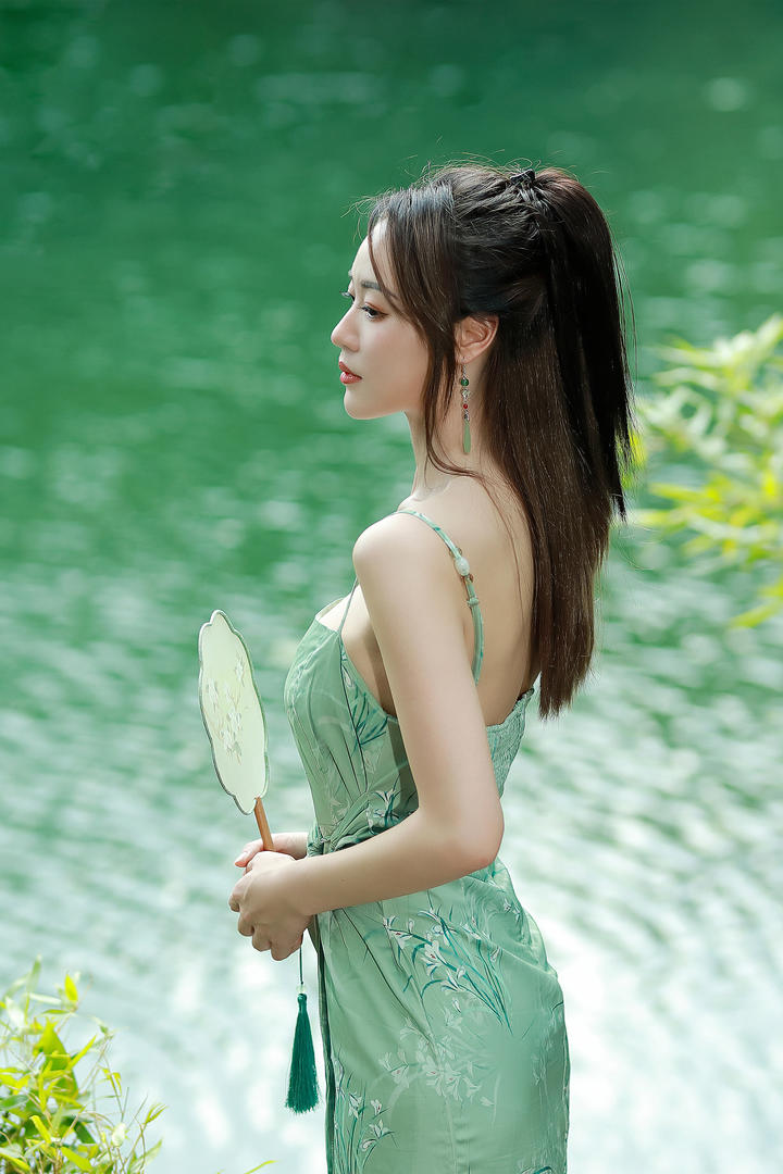 温柔似水的江南女子唯美清纯女生手机壁纸图片