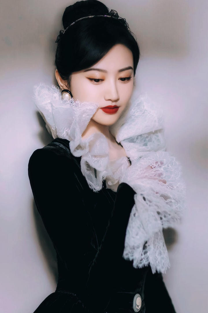 国内当红花旦明星美女景甜写真图片