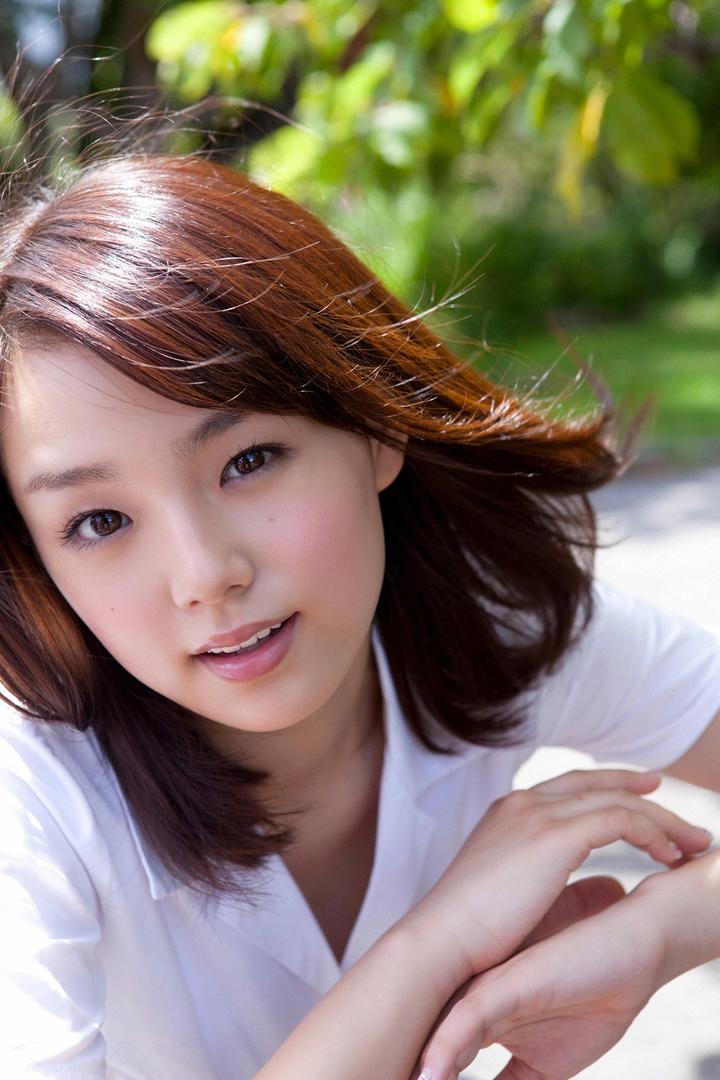 清纯日本短发女生户外高清摄影图片大全