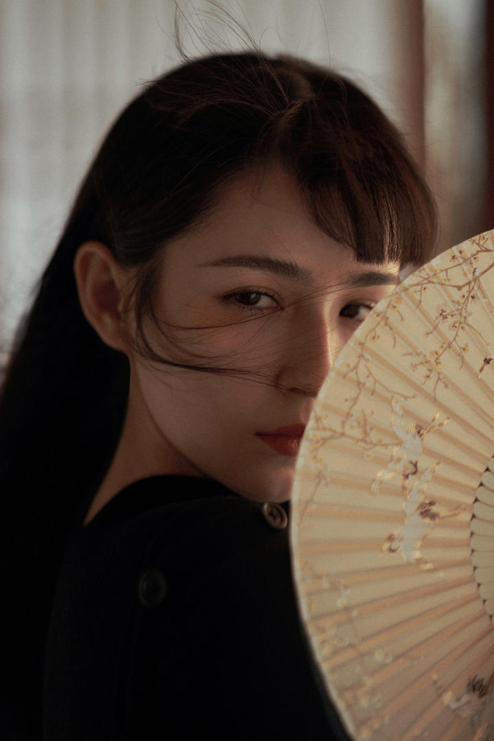 孜国产美女明星哈尼克人体艺术照