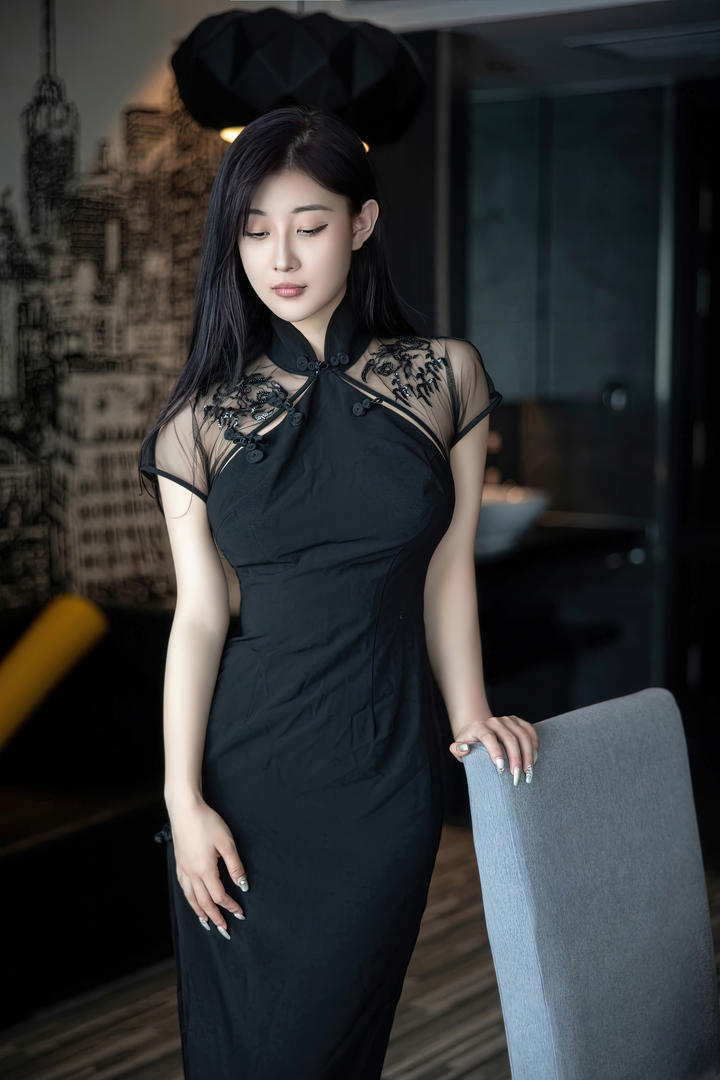 优雅气质成熟韵味美女顾楚楚穿旗袍写真图片