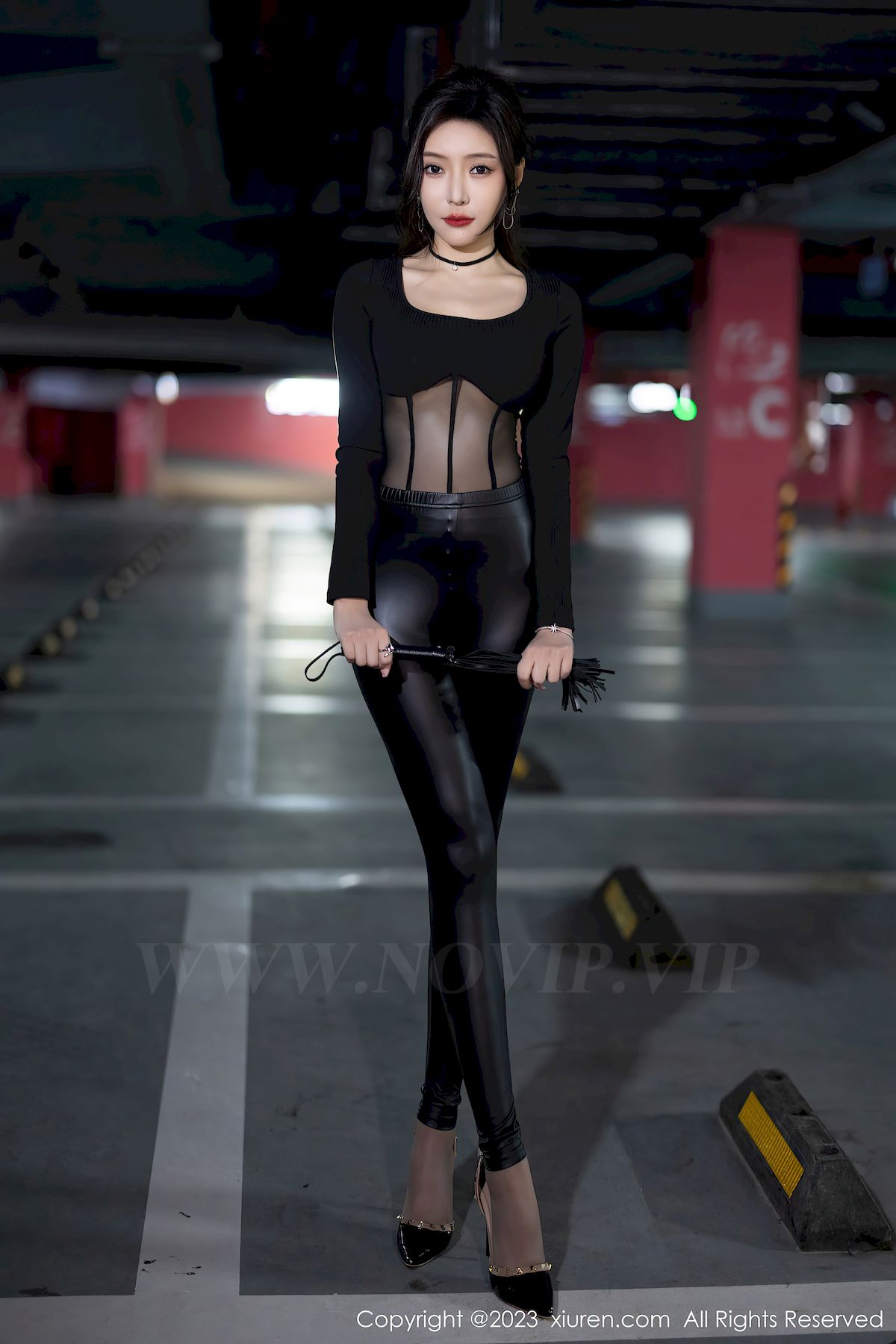 秀人网性感女神王馨瑶yanni黑色轻透服饰黑色皮长裤写真