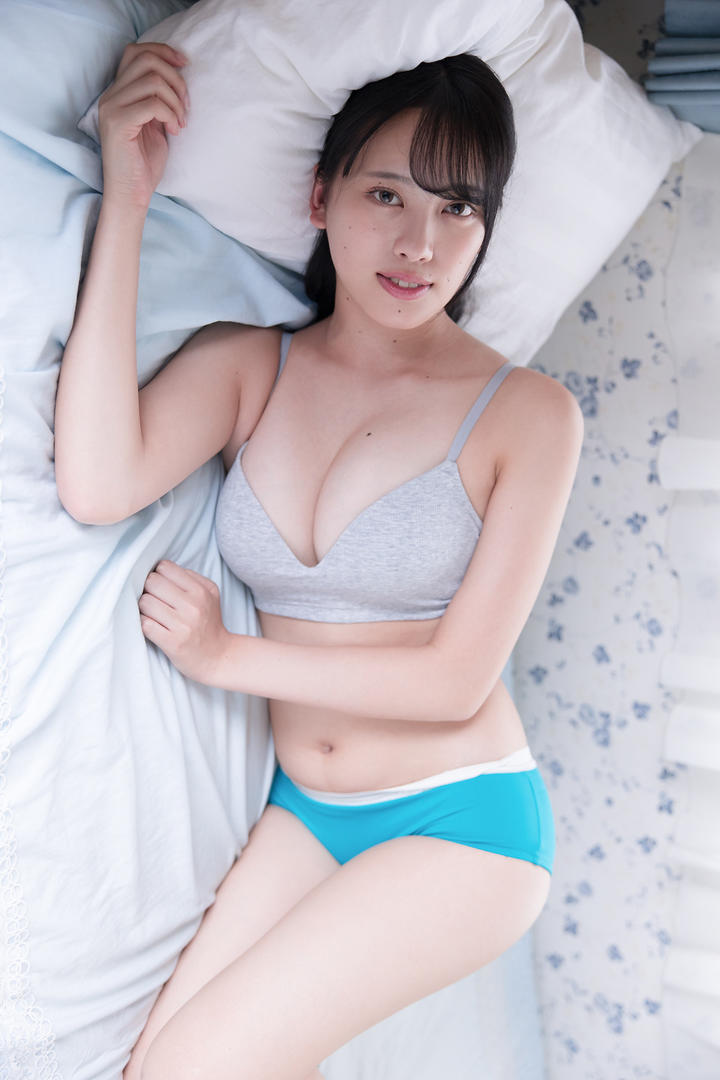 本生素人日本极品粉嫩美女大胸性感自拍下载