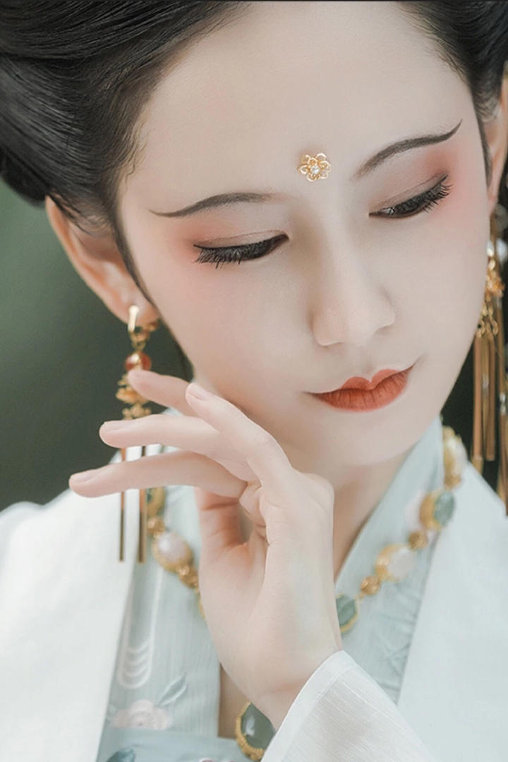 超高清唯美古典美女人像摄影特写图片