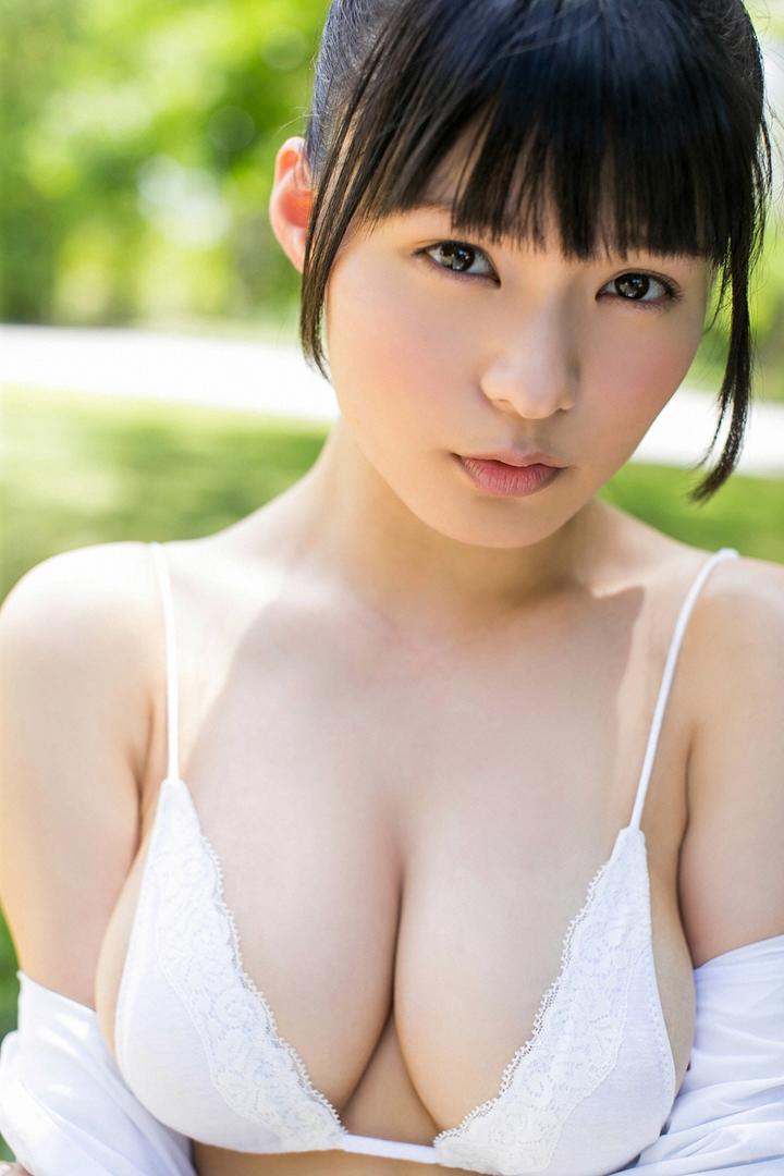 日本大胆清纯爆乳美女高清特写图片大全