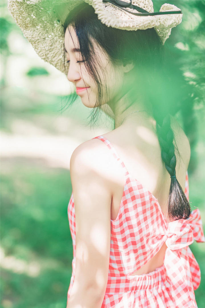 超高清清纯美女户外写真图片
