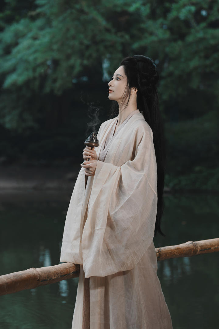 禅意古风汉服美女个人艺术摄影图片