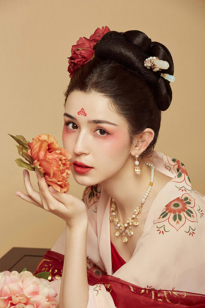 哈尼克孜敦煌飞天女神艺术照